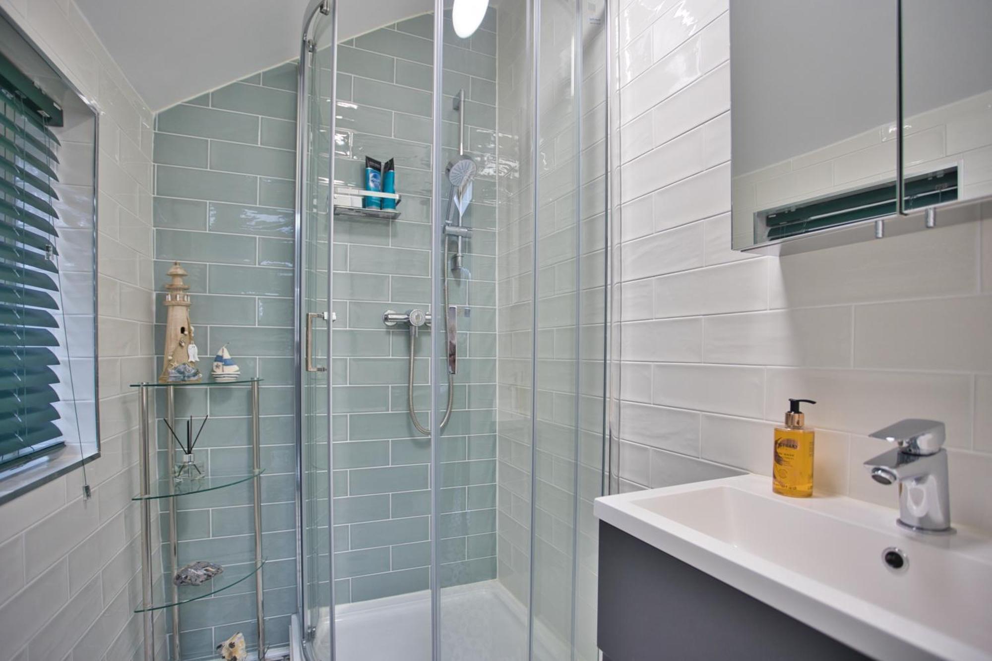 Spacious Seaside Escape In The Heart Of Deal, 4 Mins From The Beach ภายนอก รูปภาพ