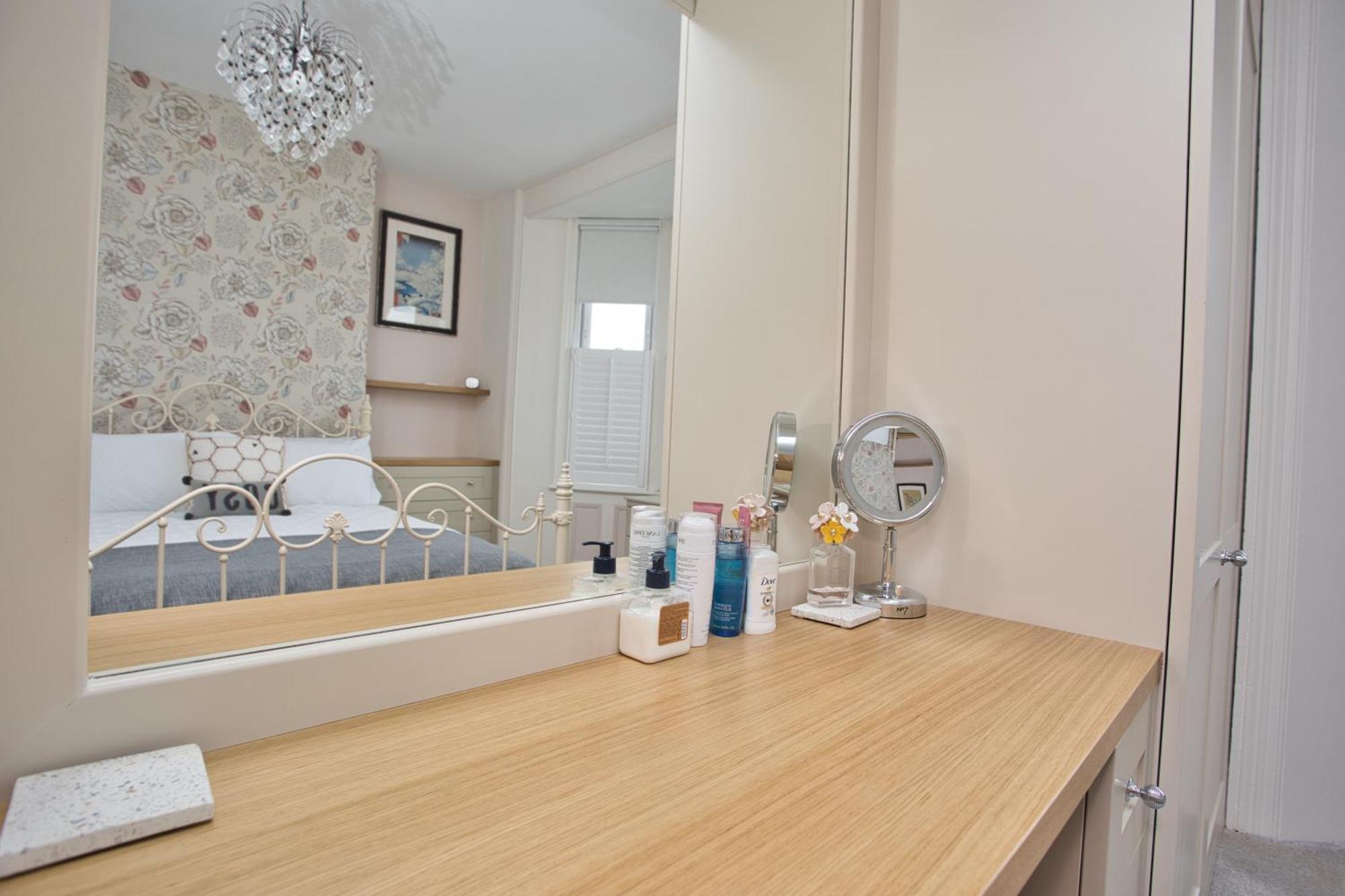 Spacious Seaside Escape In The Heart Of Deal, 4 Mins From The Beach ภายนอก รูปภาพ