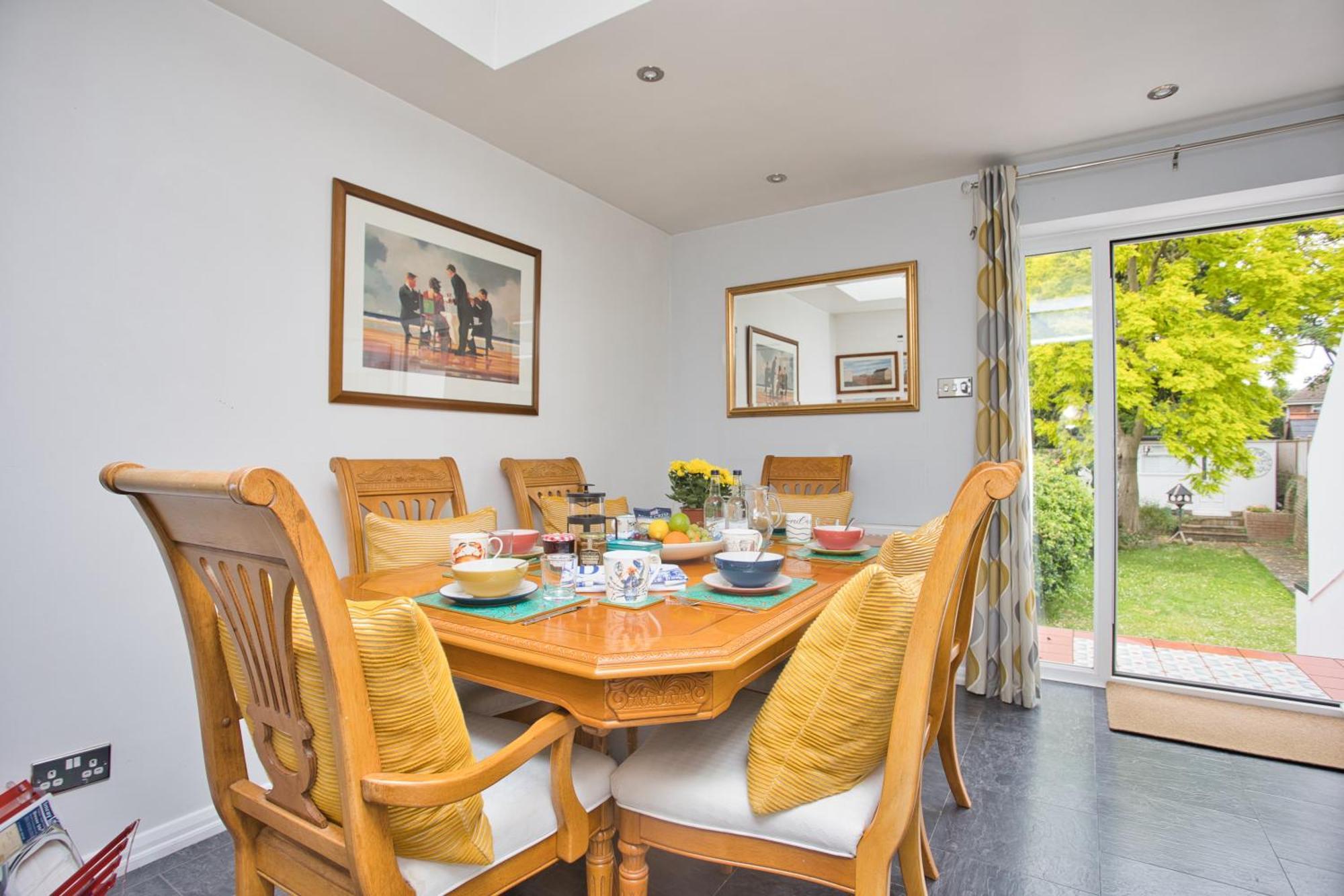Spacious Seaside Escape In The Heart Of Deal, 4 Mins From The Beach ภายนอก รูปภาพ