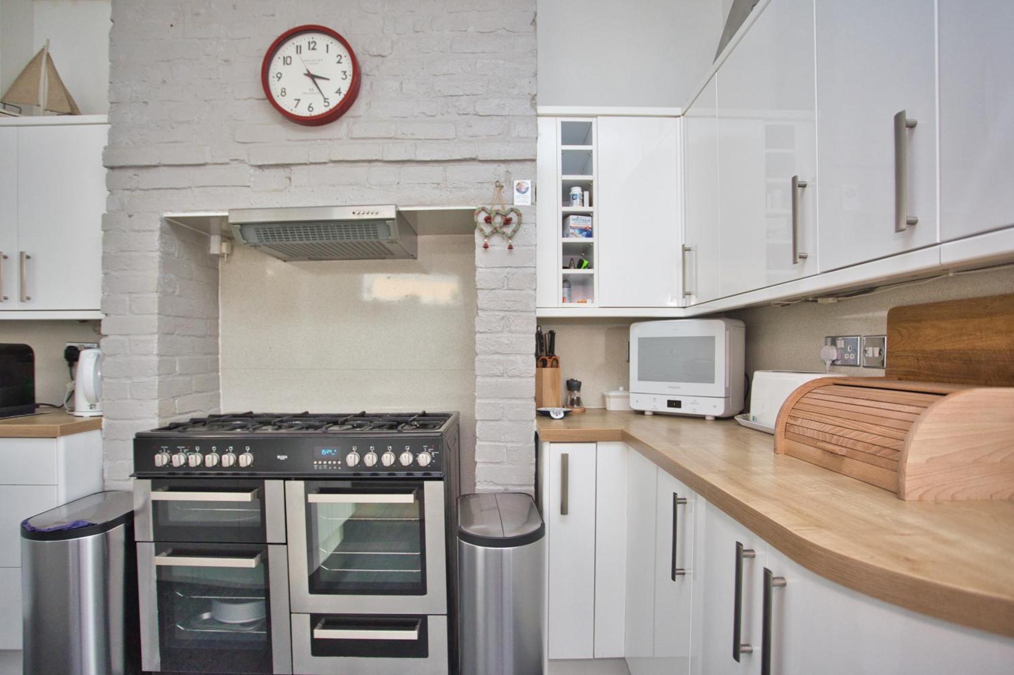Spacious Seaside Escape In The Heart Of Deal, 4 Mins From The Beach ภายนอก รูปภาพ