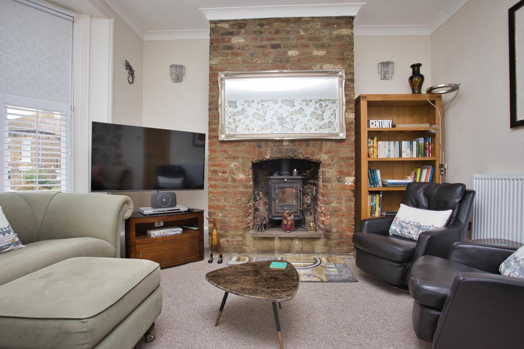 Spacious Seaside Escape In The Heart Of Deal, 4 Mins From The Beach ภายนอก รูปภาพ